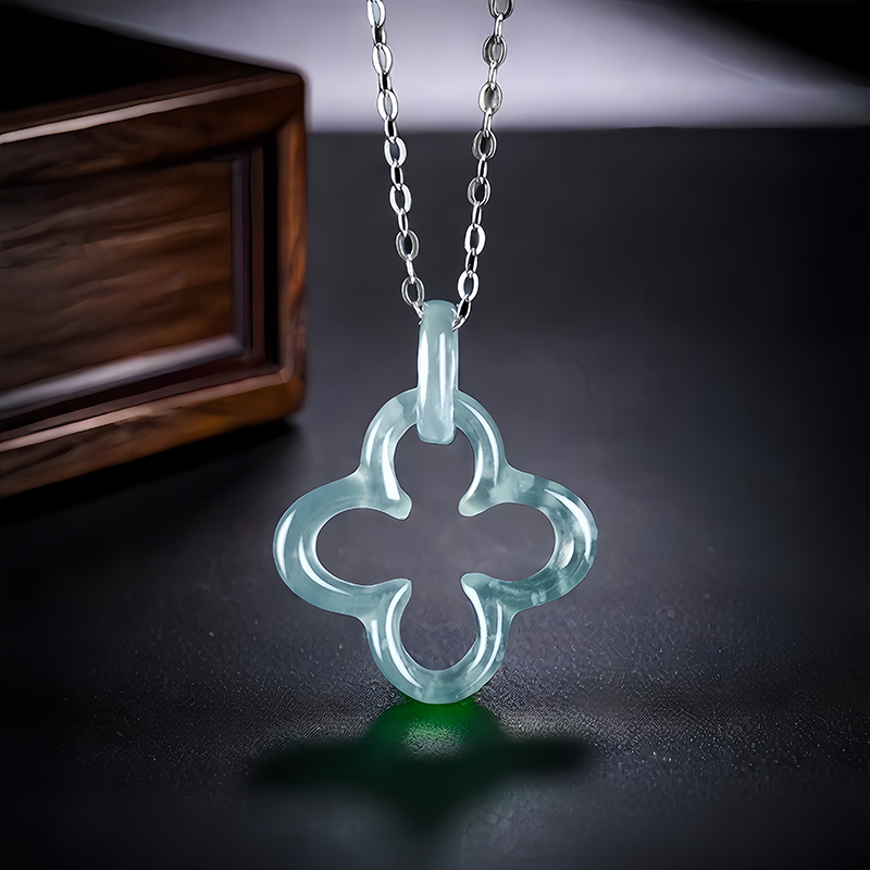 Necklaces - Blaue Myanmar Jadeit vier blättrige Kleeblatt