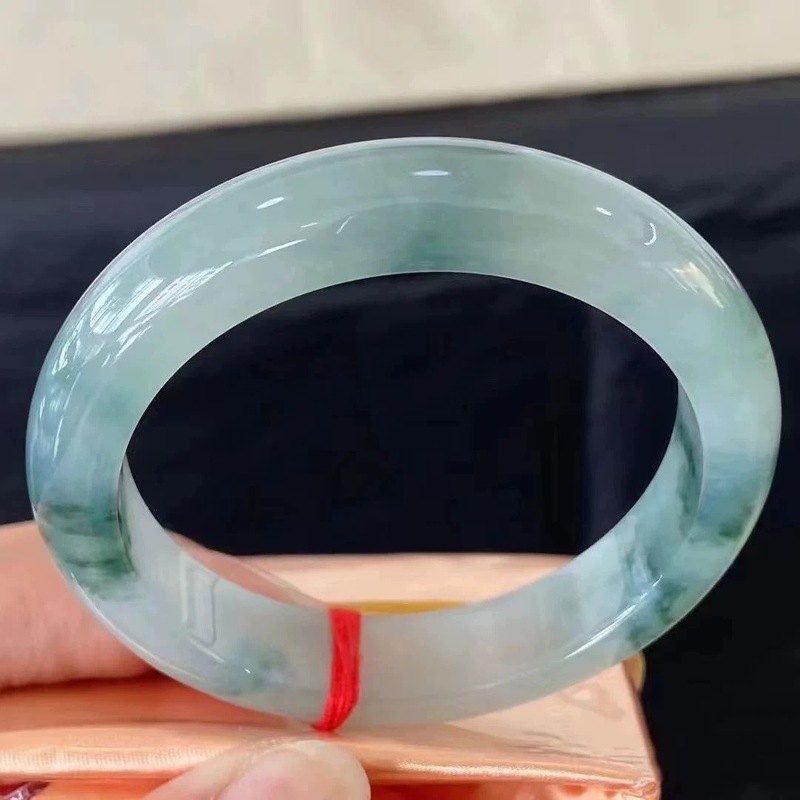 Myanmar-Jadeit mit blauen Blum – Bracelets Bewertung und Preis
