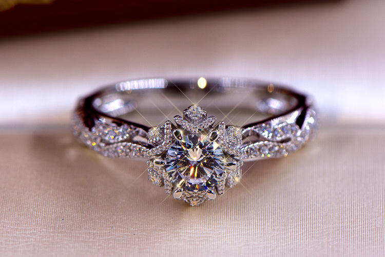 Hohler Blumenstern S925 Sterli – Moissanite Engagement Ring 1 Carat Bewertung und Preis