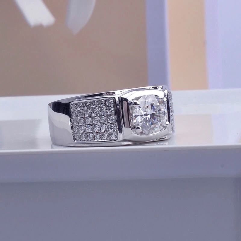 Neuer vierklaueniger Simulatio – Moissanite Engagement Ring 1 Carat Bewertung und Preis