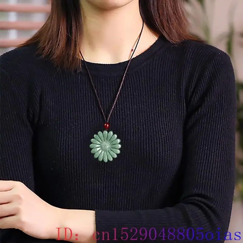 Grüne Jadeit Sonnenblume Anhän – Necklaces Bewertung und Preis