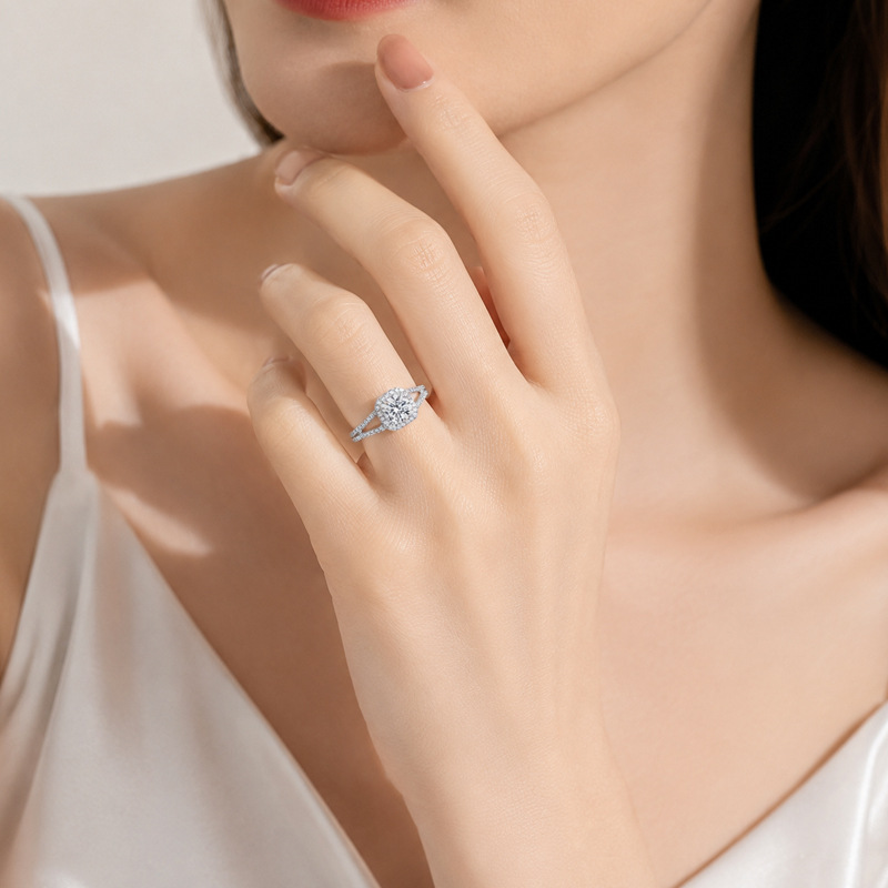 Heiß begehrter 100% S925 Silbe – Moissanite Engagement Ring 1 Carat Bewertung und Preis