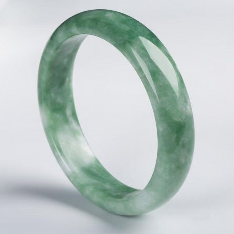 Jadeit für Frauen, Guizhou grü – Bracelets Bewertung und Preis