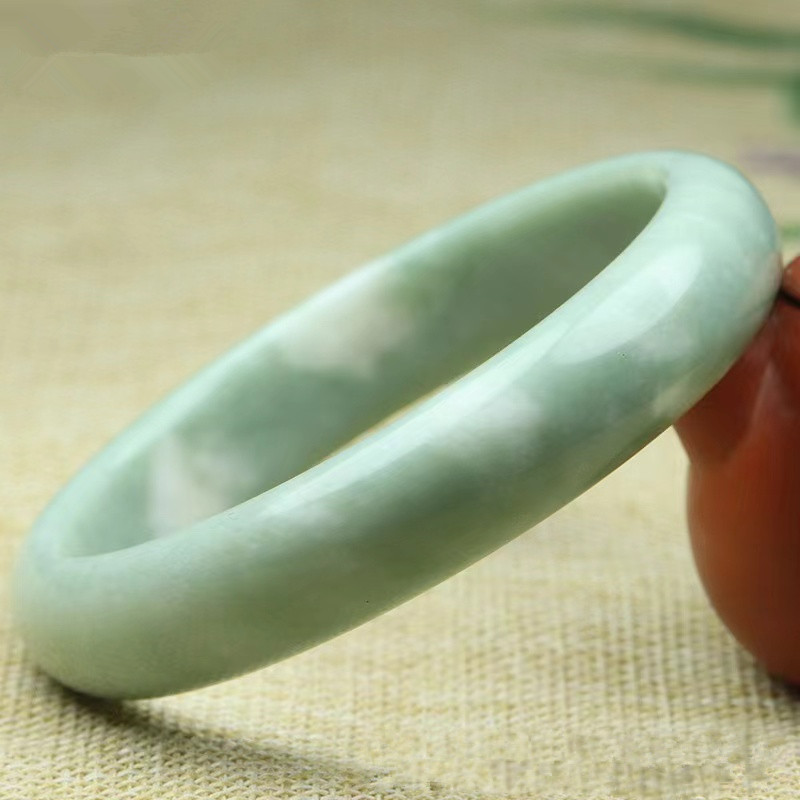 Jadeit für Frauen, Guizhou grü – Bracelets Bewertung und Preis