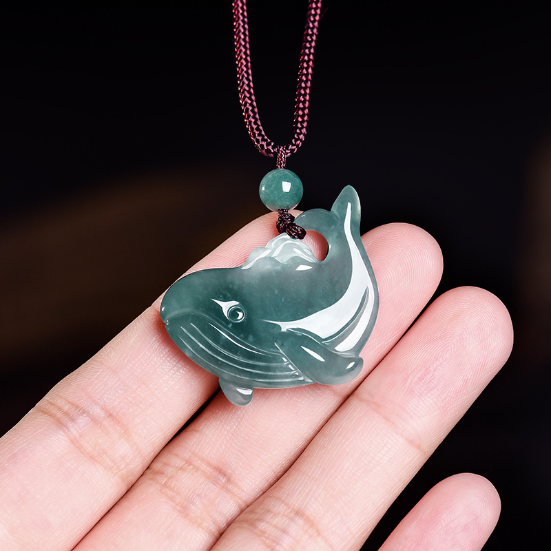 Natürliche burmesische Jadeit- – Necklaces Bewertung und Preis