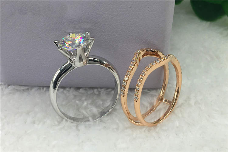 Benutzerdefinierte massive 18K – Moissanite Engagement Ring 1 Carat Bewertung und Preis