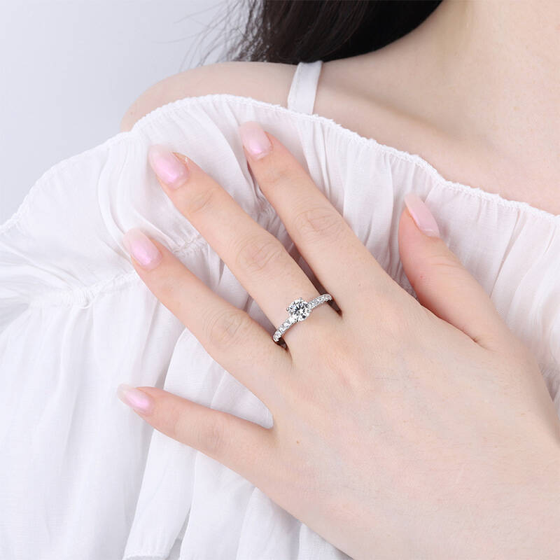 Klassischer 1-Karat-Moissanit- – Moissanite Engagement Ring 1 Carat Bewertung und Preis